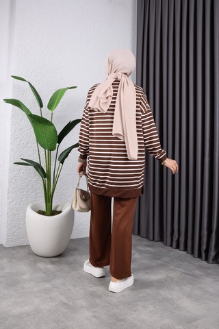 Hira Life Fashion Kadın Tesettür Giyim Bisiklet Yaka Ve Ön Çizgili Dokuma Uzun 2 İplik Tunik İkili Takım Kahverengi Kahverengi