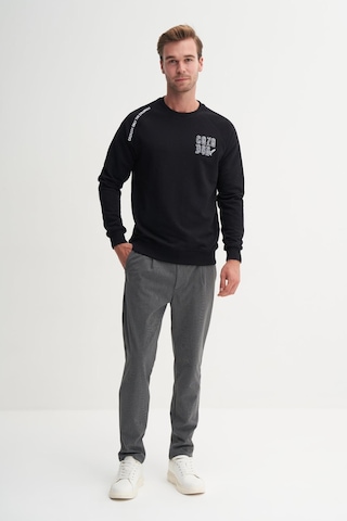 Cazador 53720 Erkek Kapşonlu Yaka Sweatshirt Siyah