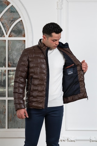 Regular Fit Dik Yaka Astarlı Kapitone Erkek Mont 001