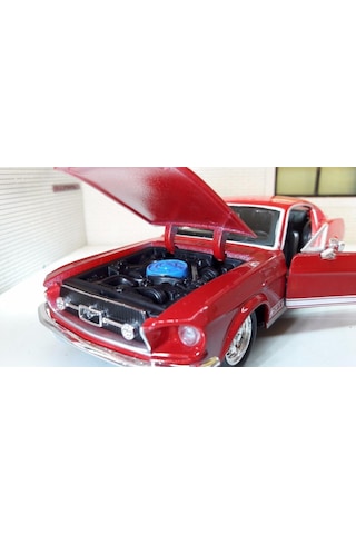 Maisto 1967 Ford Mustang Gt 1/24 Kırmızı Model Araba