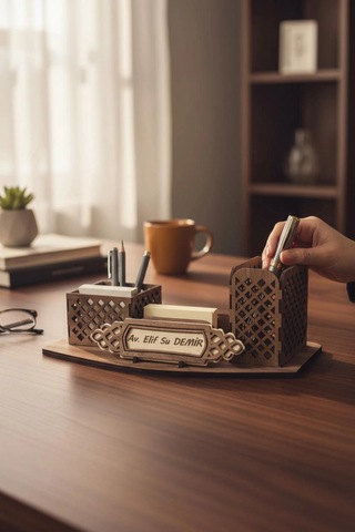 İsme Özel Ahşap Masa İsimliği Ve Kalemlik Latticecraft Varsayılan