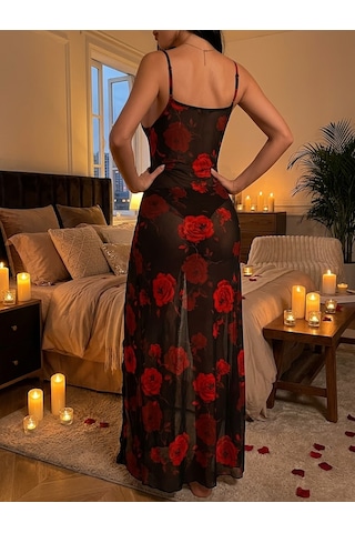 Trend Dokunuş Kadın Romantik Kırmızı Çiçek Desenli Tangalı Dantel Detaylı Uzun Yırtmaçlı Askılı Gecelik Kırmızı - Siyah