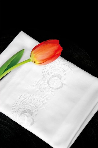 İssimo Clare Nakışlı 300 Tc Saten Nevresim Takımı Çift Kişilik-2122 Beyaz