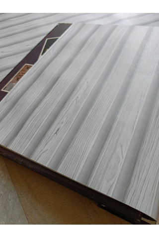 Açıl Gri Üzerine Budaklı Beyaz Çıta Desenli 3d Duvar Kağıdı 5 M²