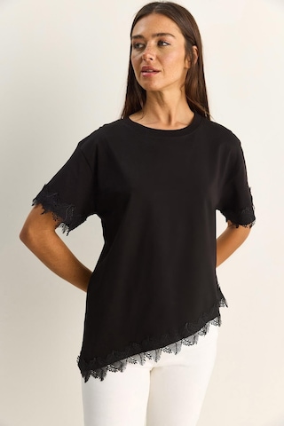Shade Kadın Bisiklet Yaka Dantel Detaylı Asimetrik Kesim Oversize T-shirt 2224 60286124 - Siyah
