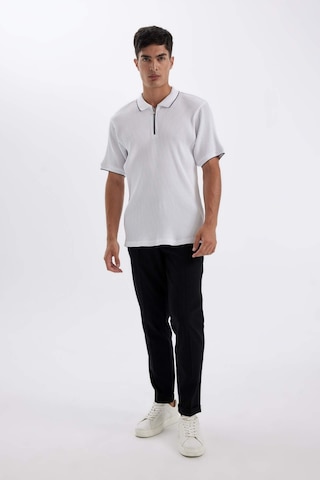 DeFacto Slim Fit Dar Kesim Kısa Kollu Fitilli Kaşkorse Yarım Fermuarlı Polo Tişört D3948AX24SMWT34