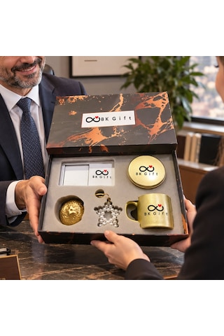 Logonuza Özel 10'lu Gold Fincan & Mum & Mdf Altlık & Gold Dekor & Anahtarlık - Gold Kurumsal Hediye Seti