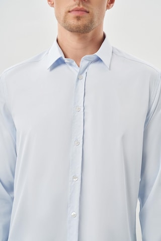 İmza Koyu Mavi Uzun Kol Düz Bez Ayağı Sert Yaka Cepsiz Esnek Classic Slim Fit Gömlek 1004245223 300 Koyu Mavi
