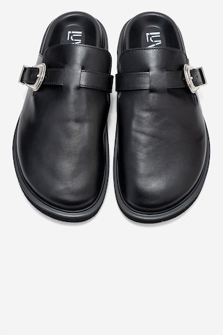 Vesta Siyah Cilt Tokalı Hakiki Deri Kadın Burnu Kapalı Terlik Siyah