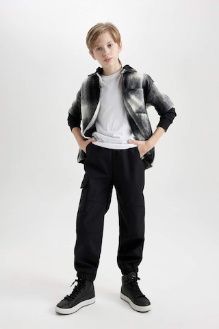 DeFacto Erkek Çocuk Beli ve Paçası Lastikli Kargo Cepli Pelüş Polar Astarlı Siyah Jogger Pantolon D3460A824WNBK81