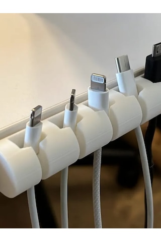Kablo Düzenleyici Masanızı Minimalist Şekilde Düzenleyin