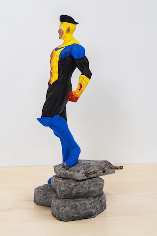 Invincible Mark Grayson Figür 20 Cm