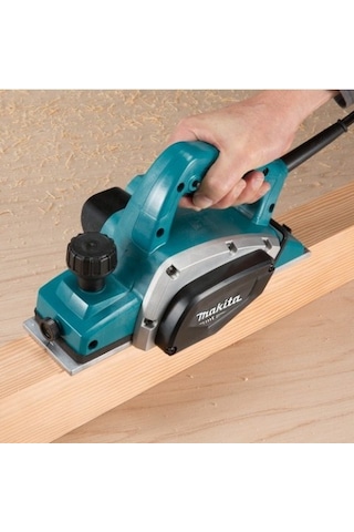 Makita M1902B 82 MM  Planya