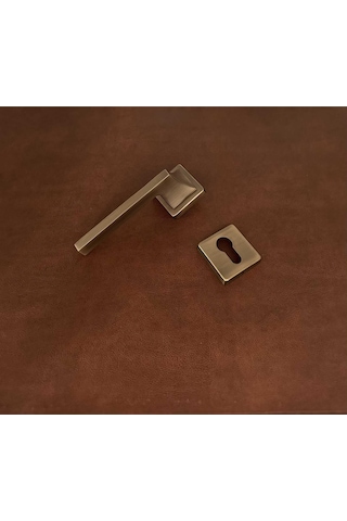 Karo Mat Antik Sarı Kare Rozetli Zamak Çelik Kapı Kolu Sol Basar Tek Yön