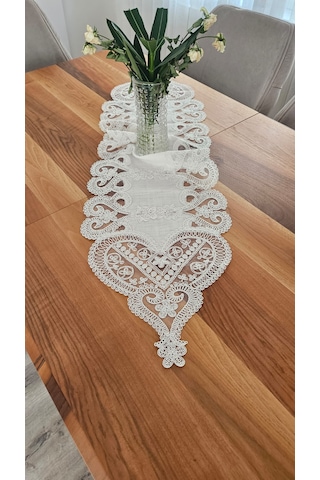 Kalp Desen Fransız Dantelli Keten Gardeya Lüks Runner
