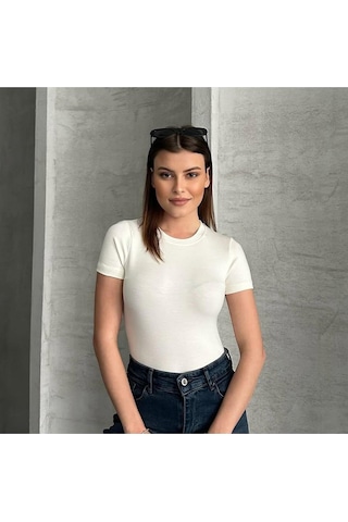 Kadın Basic Bisiklet Yaka Slim Fit Body Kısa Kol Günlük Body Beyaz