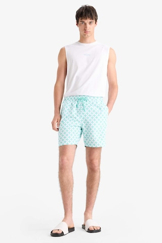 Defacto Regular Fit Desenli File Astarlı Kısa Boy Deniz Şortu E0977ax25hsgn1101 Yeşil