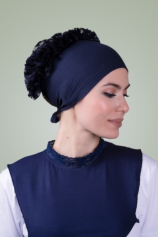 Hürrem Bone Lacivert Arkadan Bağlamalı Tesettür Bone Viskon Kumaş Fırfır Bone Lacivert