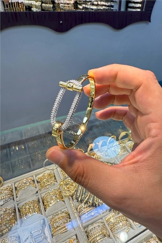14 K Renk Vıp Zırkon Taşlı Kelepçe Altın