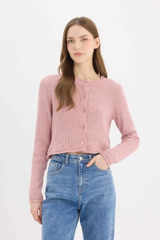 DeFacto Slim Fit Dar Kesim Bisiklet Yaka Düğmeli Triko Hırka E4613AX25SPPN81 Pembe