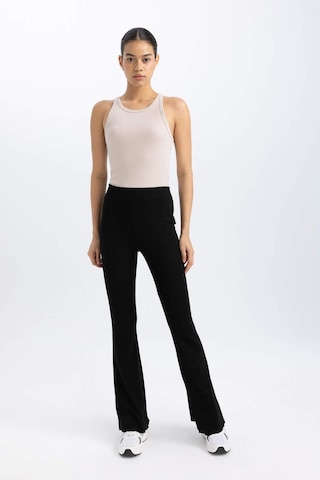 DeFactoFit Flare Fit Standart Boy Ribana Sporcu İnce Pantolon İspanyol Paça B9023AX24SMBK81