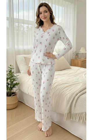 Bella Notte Ekru Minimal Lale Desenli Fiyonk Detaylı V Yaka Pijama Takımı