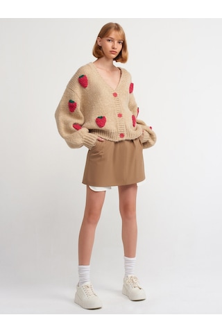 Dilvin V Yaka Çilek Nakışlı Balon Kol Triko Hırka  Bej Koyu Bej