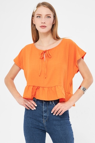 Armonika Kadın Turuncu Yarasa Kol Yakası Bağlamalı Eteği Fırfırlı Oversize Crop Bluz Arm-24y001088