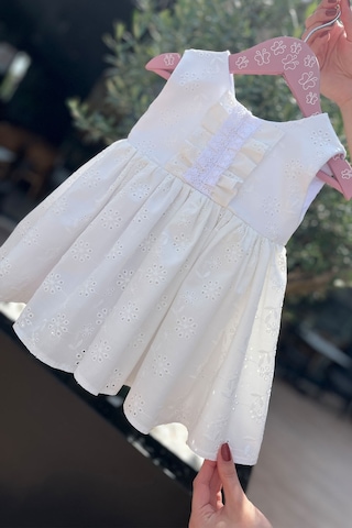 Dantel Detaylı Kız Çocuk Bebek Beyaz Fisto Pamuk Elbise 001