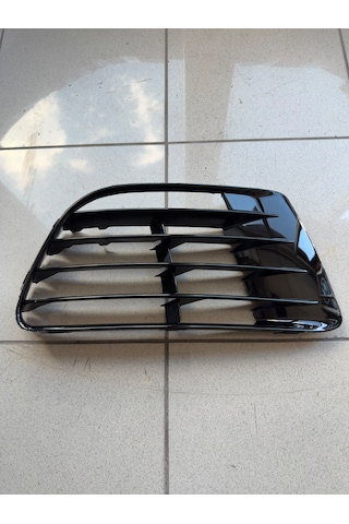 Volkswagen Golf 6 R20 Tampon Uyumlu Sağ Sis Çerçevesi Yolcu Tarafı Sıfır Parlak Siyah
