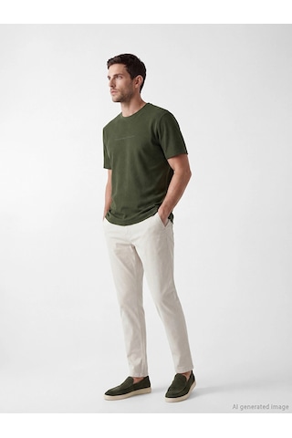 LC Waikiki Lcwaıkıkı Classic Yeşil Bisiklet Yaka Nakışlı Fitilli Erkek Tişört Dark Green