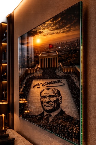 Vatan Sevgisini, Cumhuriyet Ruhunu Ve Atatürk E Duyulan Saygıyı Dekorasyonunuza Taşıyan Eşsiz Bir Sanat Eseri Salon Ve Ofisleriniz De Şık Duracak Kırılmaz Lüks Temperli Cam Tablo
