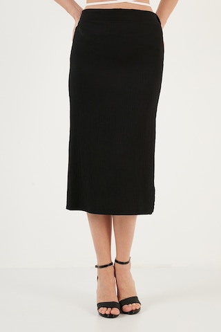 Lela Yüksek Bel Yırtmaçlı Dar Kesim Midi Bayan Etek 5865600 Siyah