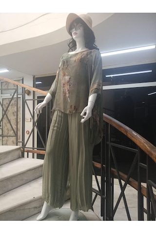 Bohem Stil İtalyan Dijital Çiçek Baskılı Özel Tasarım İpek Bluz- Pantolon Takım-8790 Açık Haki