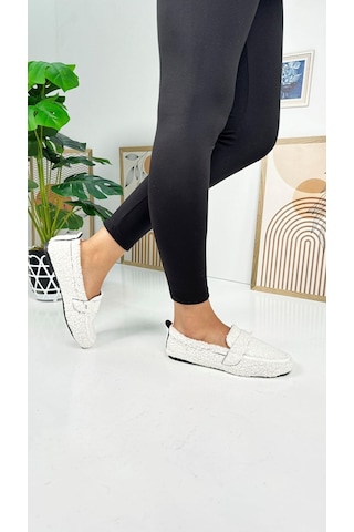 Günlük Kadın Loafer Peluş Astarlı Oval Burunlu Alçak Desenli Tabanlı Ayakkabı 375 Beyaz