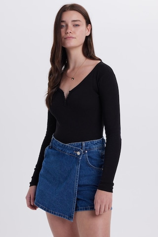 Tudors Kadın Slim Fit Dar Kesim Pamuklu V Yaka Siyah Bluz-38830 Siyah
