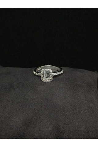 925 Ayar Gümüş Baget Taşlı Kadın Yüzük - Şık Ve Zarif Tasarım" Gümüş