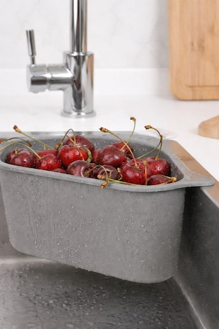 Vantuzlu Üçgen Lavabo Süzgeci Mutfak Evye Köşe Süzgeci Gri Gri