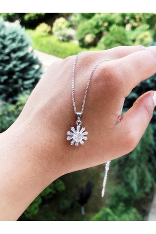 Zirkon Taşlı Papatya Model Kadın Kolye Bbk05 Siyah