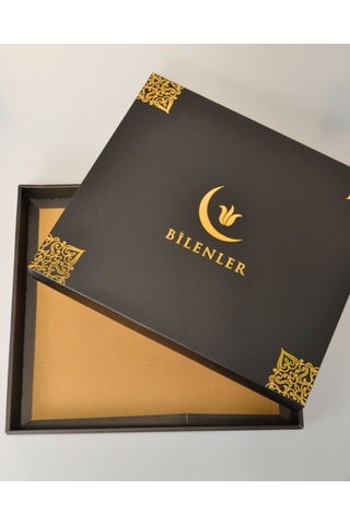 Hediyelik Seccade Tesbih Seti Kilim Desenli Kadife Astarlı Seccade, Kristal Tesbih Ve Özel Kutulu Lüks Hediye Seti Beyaz