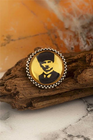 Sarı Zemin Üzeri Atatürk Silüeti Gümüş Rozet -5860 Gümüş