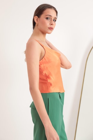 Chicnhappy Saten Degaje Yaka Kalın Askılı Kadın Bluz Oranj 23y052001s Oranj