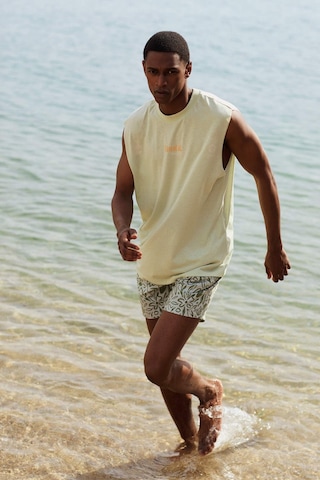 DeFacto Regular Fit Desenli File Astarlı Kısa Boy Deniz Şortu B7547AX24HSGN854