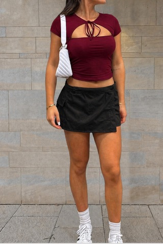 Tarz Cool Kadın Bağlama Detaylı Crop Tişört Dekolteli Modern Kesim Şık Üst Bordo