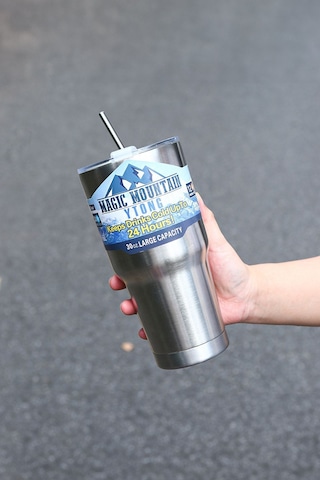 304 Çelik 900 Ml Tek Kapak Çift Kullanım Pipetli Soğuk İçecek El Termos Mug Gri