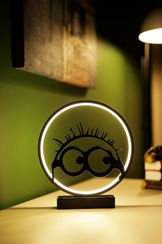 Minion Gözlük Silüetli Metal Led Masa Lambası Dekoratif Çocuk Odası Işığı Eğlenceli Gece Lambası Minion