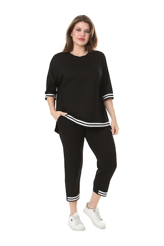 Melsay Butik Siyah Bisiklet Yaka Şerit Detaylı Kısa Kollu Beli Lastikli Kapri Takım Siyah