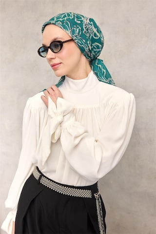 Silk Home Pamuk Polyester Soft Eşarp Patina Yeşili Lilium Desenli Kaymaz Dokulu 90x90 Çok Renkli