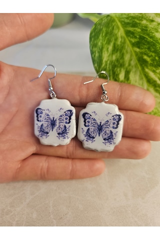El Yapımı Polimer Kil Küpe - Paslanmaz Çelik Aparatlı Mavi Kelebek / Çini Motifli Kare Sallantılı Küpe Blue Butterfly Mavi - Beyaz
