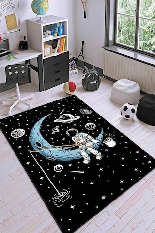 Siyah Kaymaz Taban Uzay Tema Astronotlu Çocuk Halısı Ar1159n11